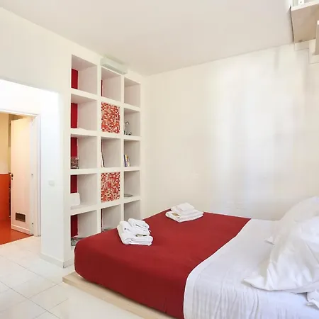 Apartment Red Loft Near Duomo-hosted By Sweetstay Florenz