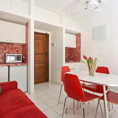 Apartment Red Loft Near Duomo-hosted By Sweetstay
